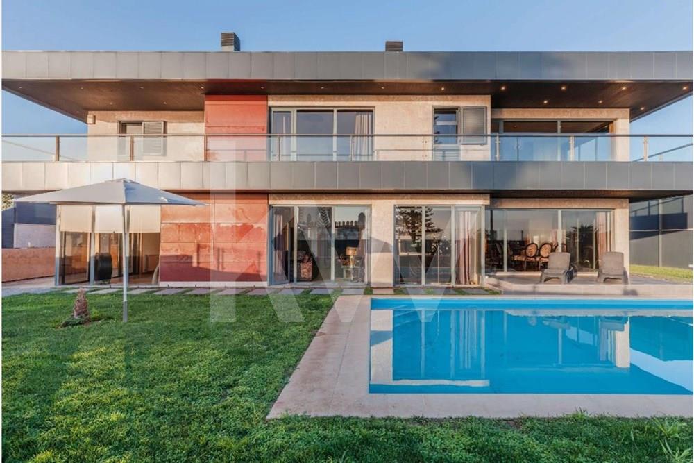 Moradia de Luxo T6 Piscina e Jardim à venda no Estoril Cascais