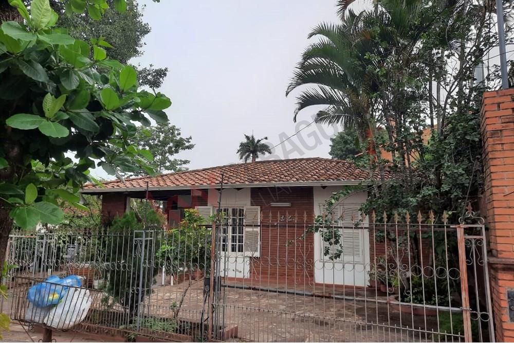 Vendo Casa A Refaccionar En Barrio Mburucuya Ideal Para Inversiones