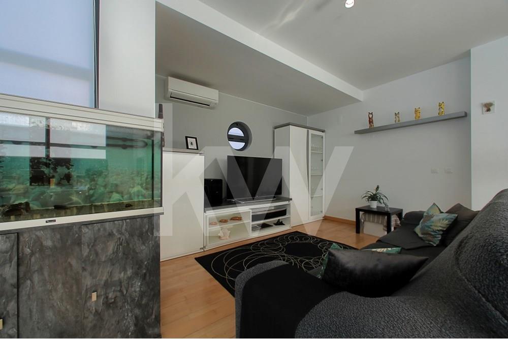 Fantástica moradia T3 com piscina na urbanização Palmela Village