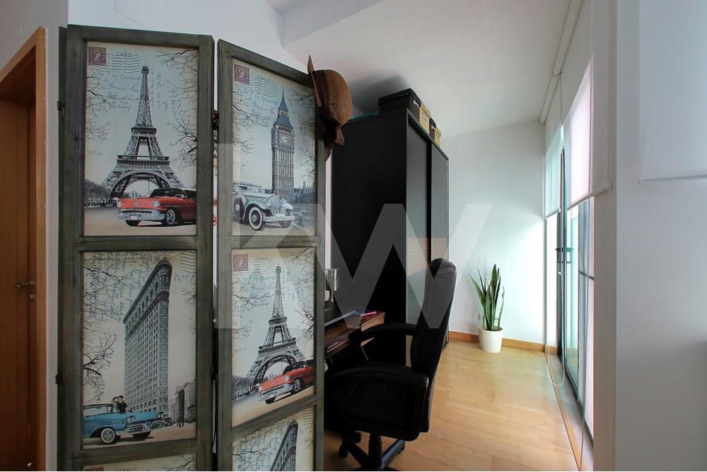 Fantástica moradia T3 com piscina na urbanização Palmela Village