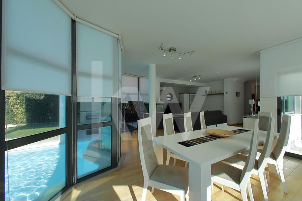 Fantástica moradia T3 com piscina na urbanização Palmela Village