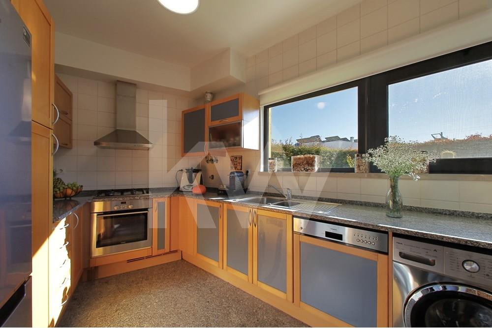 Fantástica moradia T3 com piscina na urbanização Palmela Village