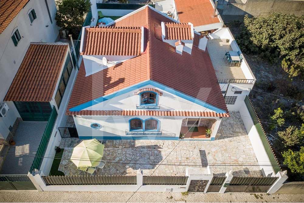 Moradia T3 situada na Quinta do Conde
