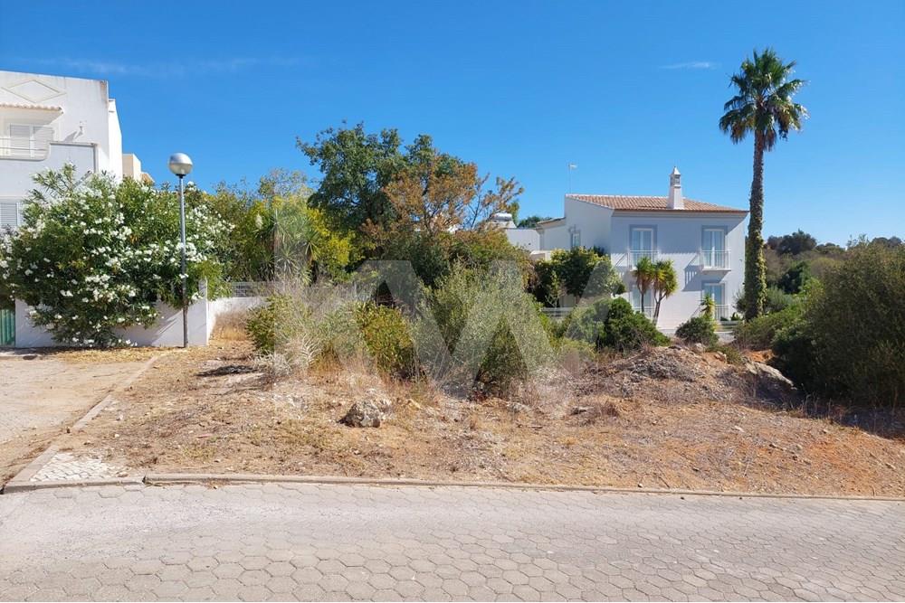 Lote terreno urbano para construção de moradia em Vale do Olival