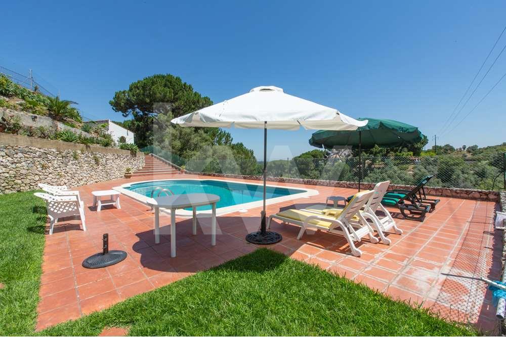 Fantástica Moradia na Quinta do Anjo com piscina e vista desafogada