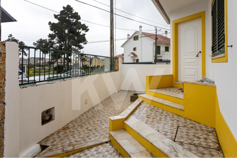 Moradia T3 Quinta do Conde (Boa Água I) pronta a entrar Garagem e