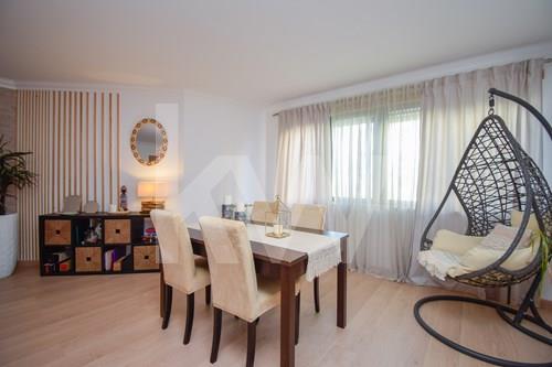 Exceptional 2-Bedroom Apartment in Mem Martins: Spacious and Impeccable