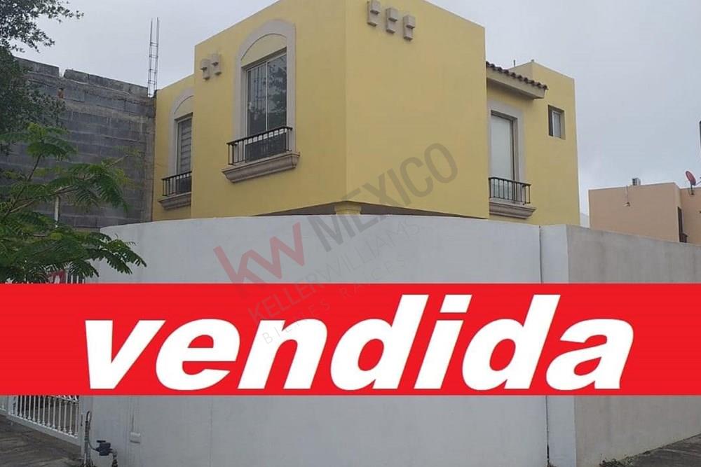 casa en venta col Mitras Poniente, Sector Sacramento