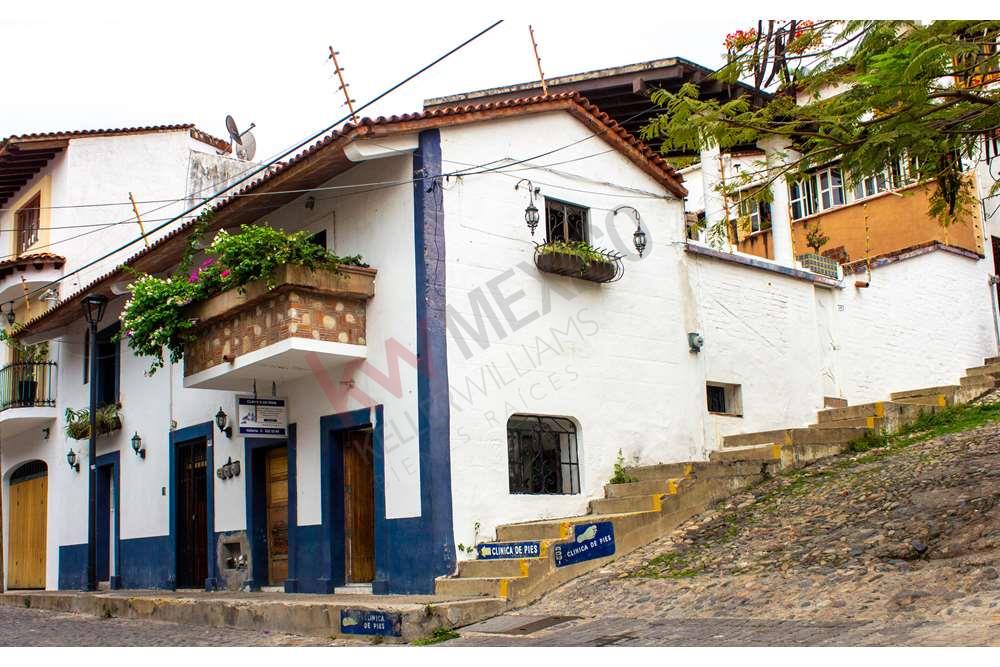 Hermosa casa colonial en el centro de Puerto Vallarta, a sólo dos cuadras  de El Malecón