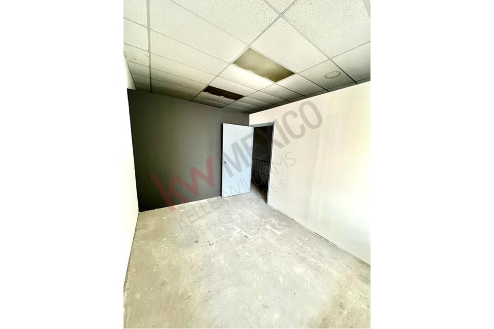 Local comercial en Plaza  Acuario  San Lorenzo 136 m2  Planta baja