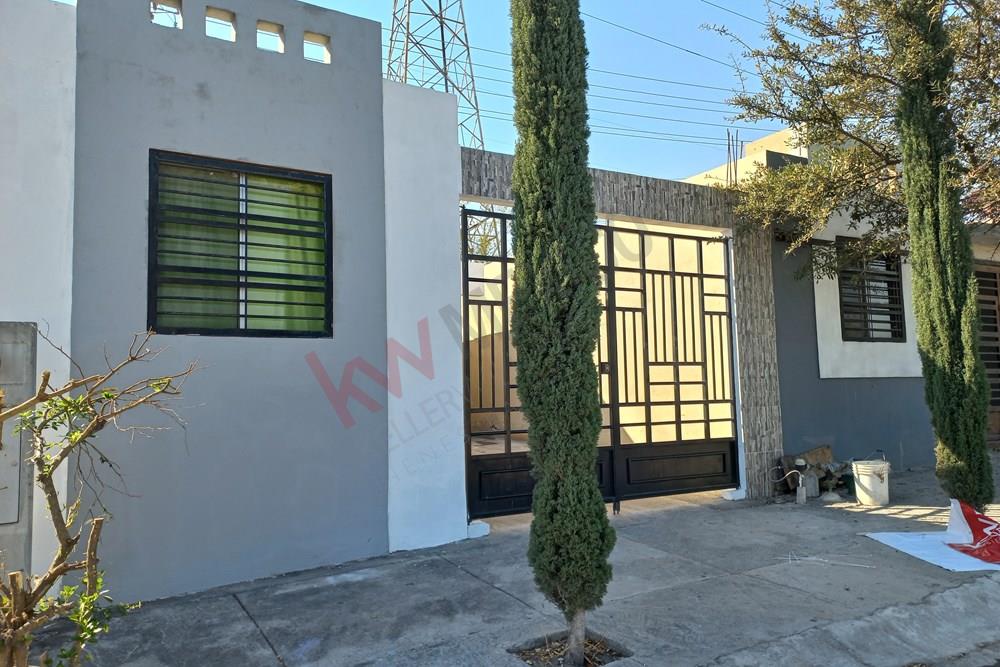 Casa en venta en Juárez NL frente a parque en colonia Anzures, sector Las  Lomas