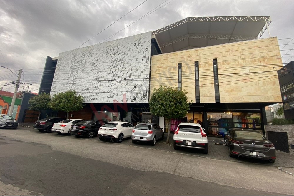 ESPACIO PARA OFICINA O CONSULTORIO