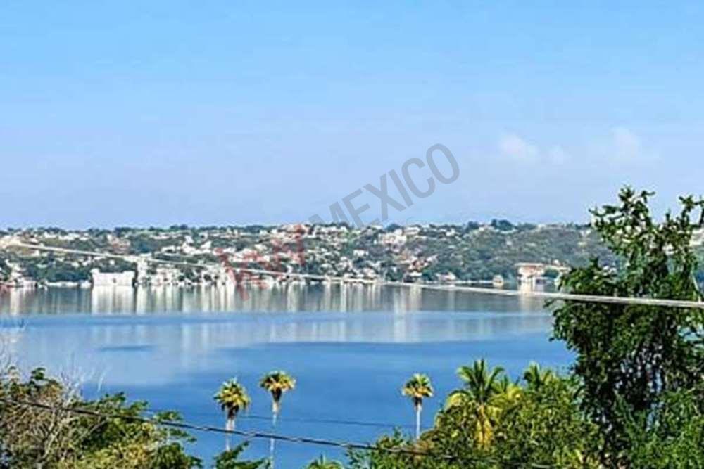Terreno Venta en Tequesquitengo Morelos, vista Panorámica al Lago.