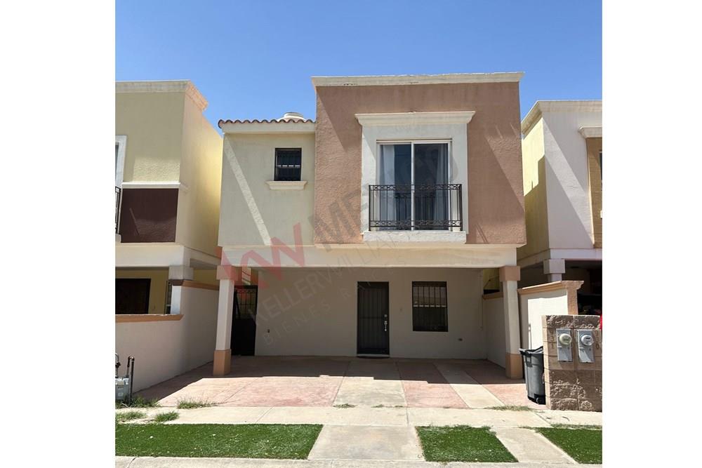 HERMOSA CASA EN RENTA CERRADA BASALTO FRENTE A PARQUE
