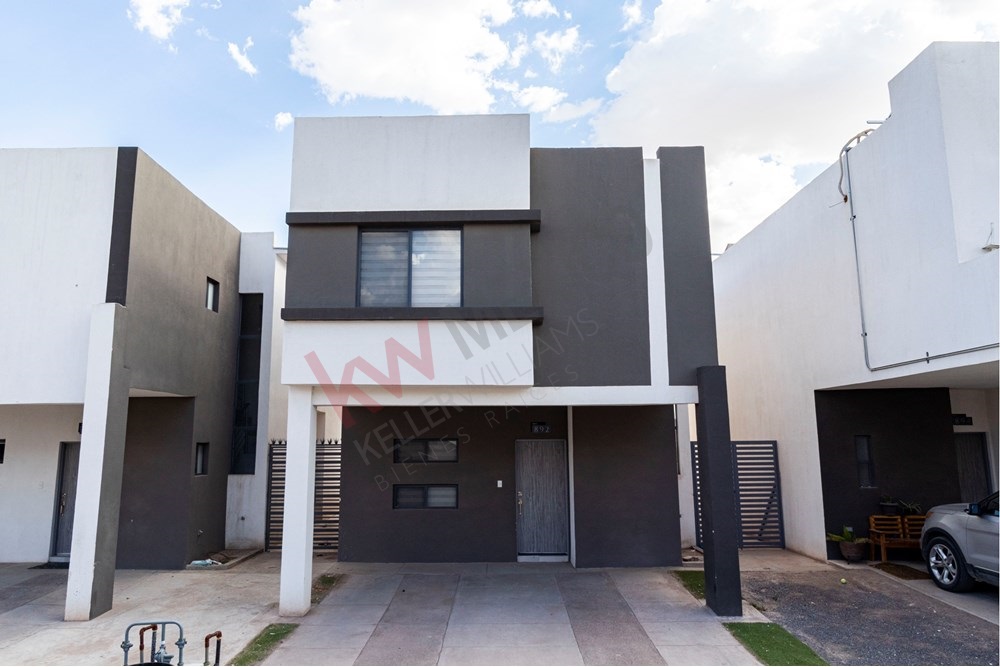 CASA EN RENTA EQUIPADA EN ARIA RESIDENCIAL ZONA JUPITER GOMEZ MORIN SENDERO