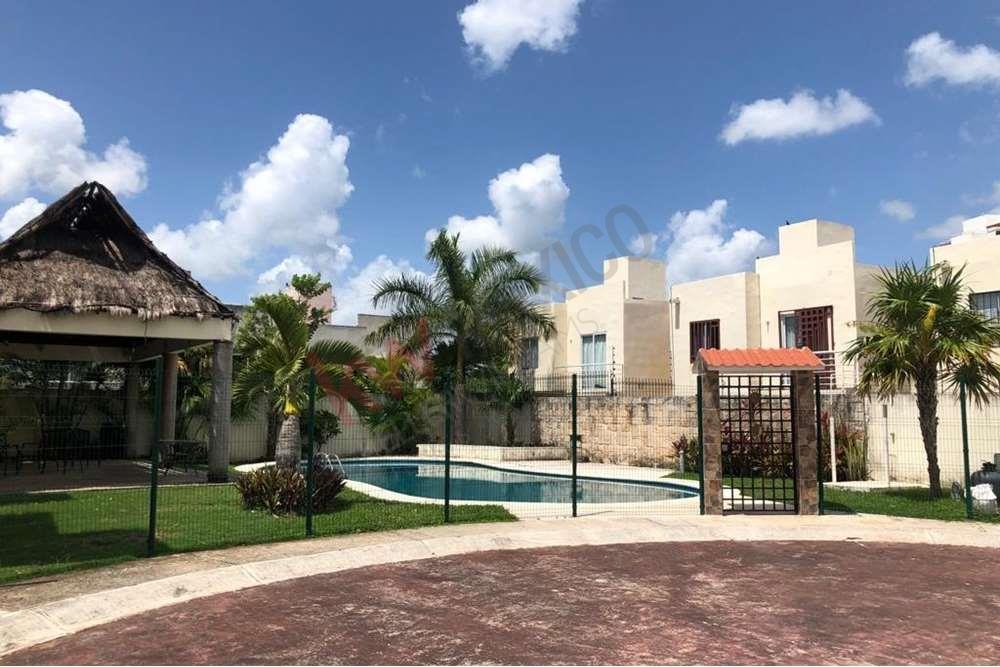 Renta de casa en privada, amueblada, Alberca, 3 recámaras, zona del  Polígono Sur en Cancún El