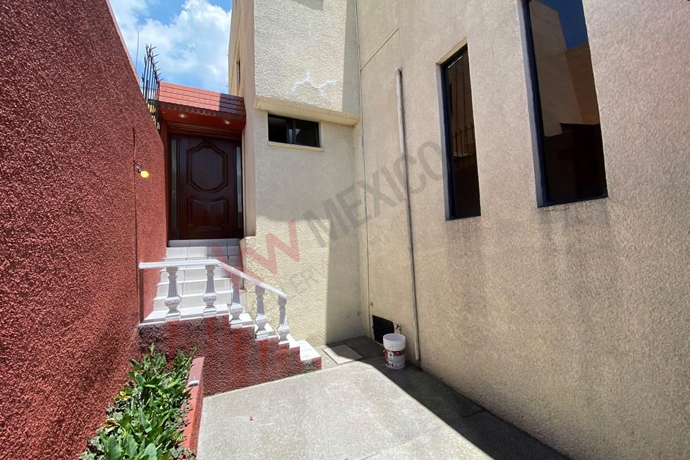 Casa en venta 1a.Secc. Lomas Verdes $4,490,000.00, 128 m2 terreno 202 construcción