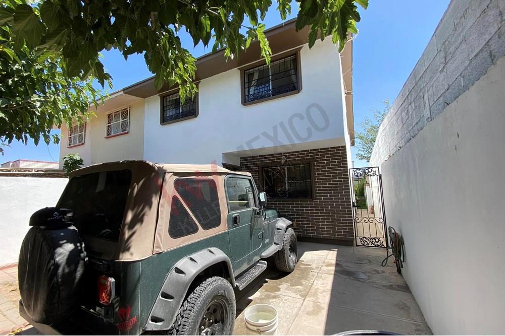 AMPLIA CASA EN RENTA AMUEBLADA?