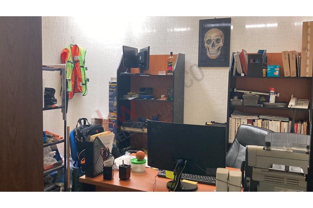 Se renta oficina amueblada en San Pedrito Peñuelas, Querétaro, Qro.