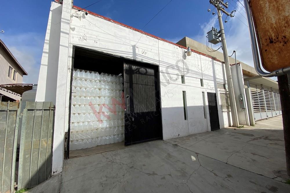 BODEGA EN VENTA, COL. HIDALGO, ENSENADA, BC