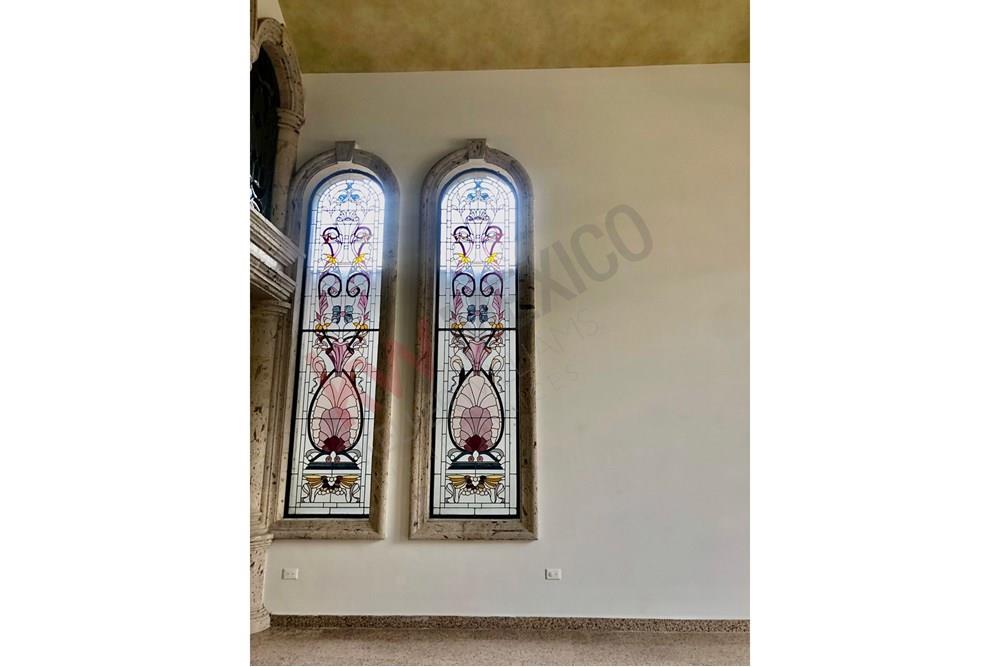 Casa en Venta de lujo en Bosques del Valle en San Pedro Garza Garcìa, Nuevo Leon, Mèxico, Venta de casa con originales atributos de dos niveles, Venta casa zona Valle , Venta casa en Bosques del Valle, Casa con alberca en venta en zona valle, Casa  con amplios espacios en venta .