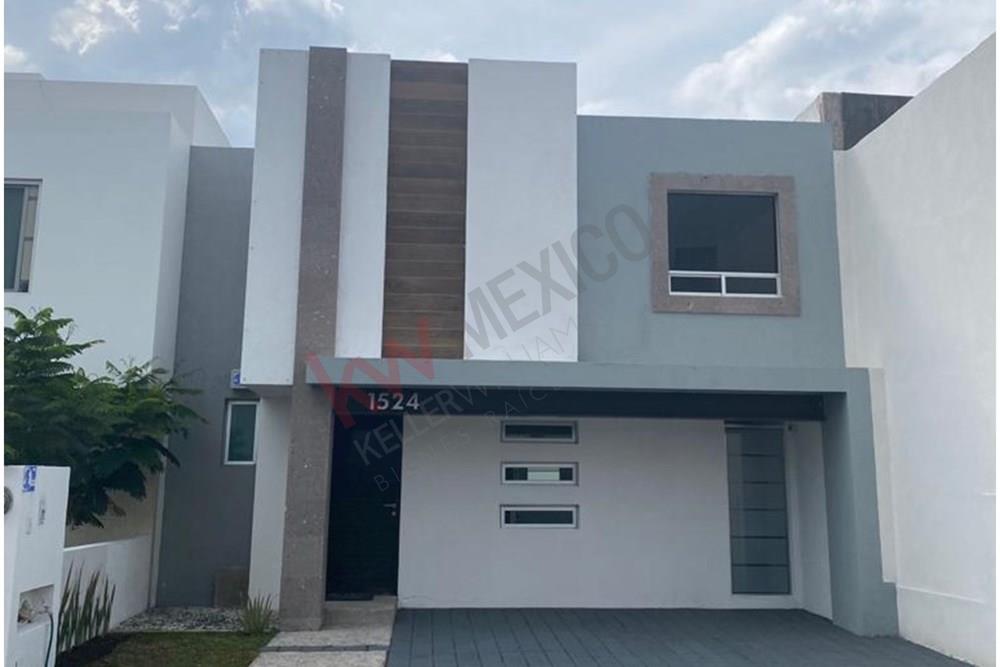 RENTA AMPLIA CASA EN FRACC.