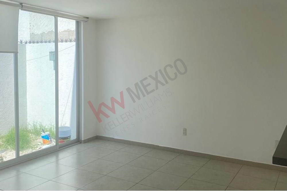 RENTA AMPLIA CASA EN FRACC.