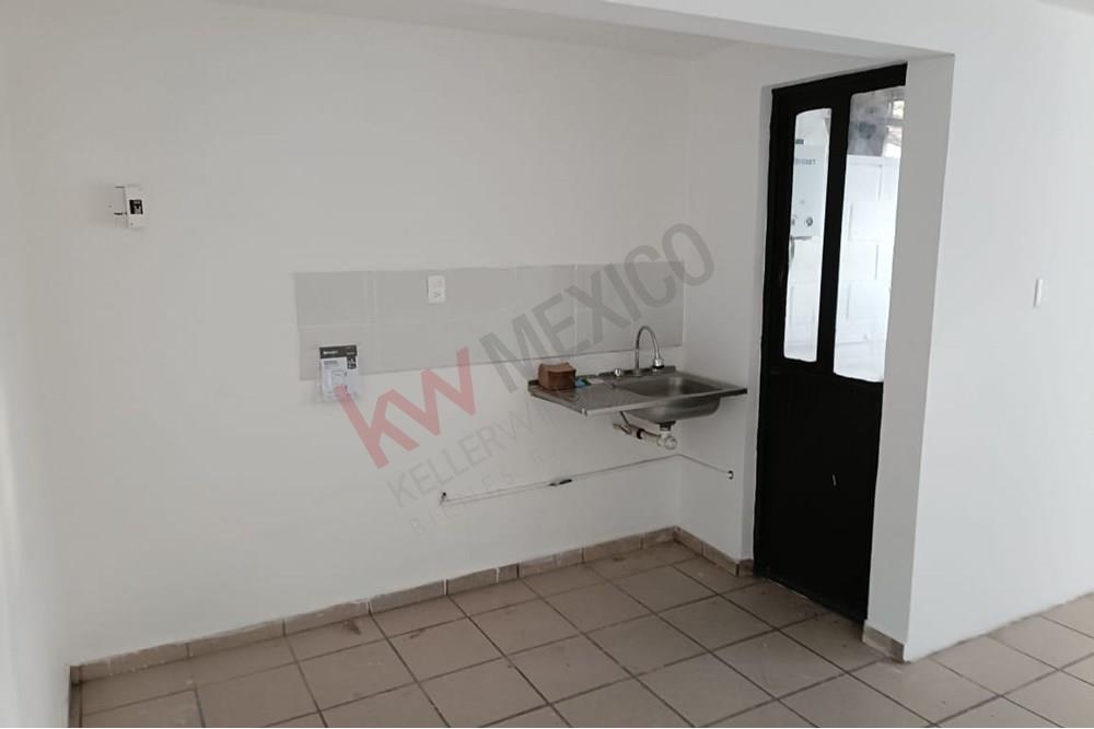Casa en Venta en Cerrito Colorado Queretaro, cerca de tiendas de conveniencia , plazas comerciales como plaza sendero, plaza patio y proximamente plaza multicomercial donde todo se encuentra al alcance de sus necesidades