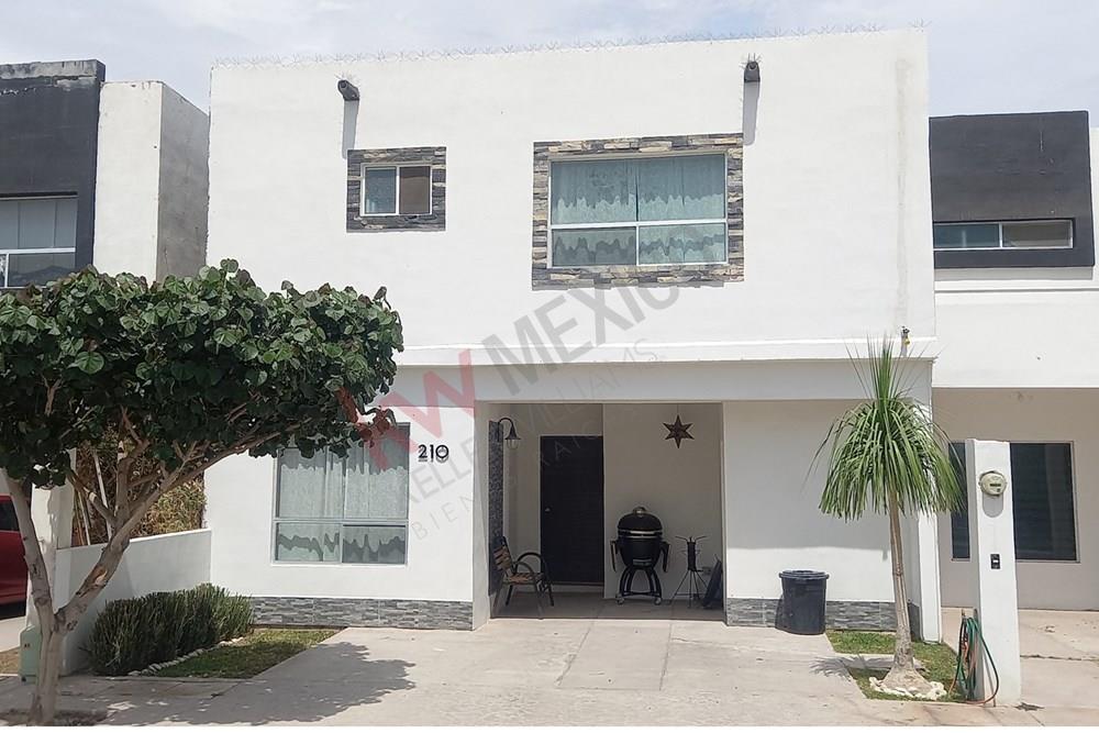 Casa en Venta en Villas del Renacimiento con excelentes acabados ...