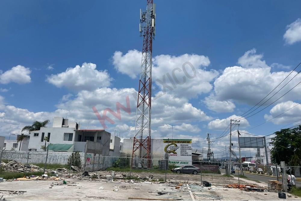 Terreno comercial en Renta en Ave Sombrerete, en esquina