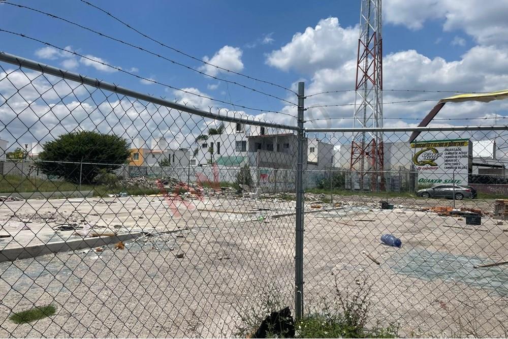 Terreno comercial en Renta en Ave Sombrerete, en esquina