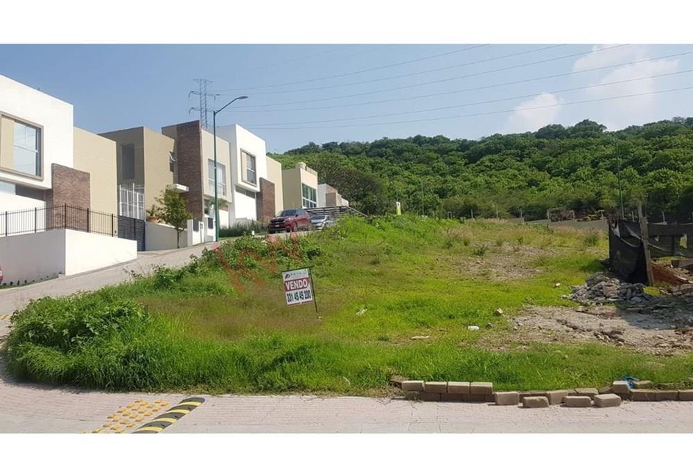 Terreno En Venta En Colinas de San Isidro, Zapopan, Jalisco.