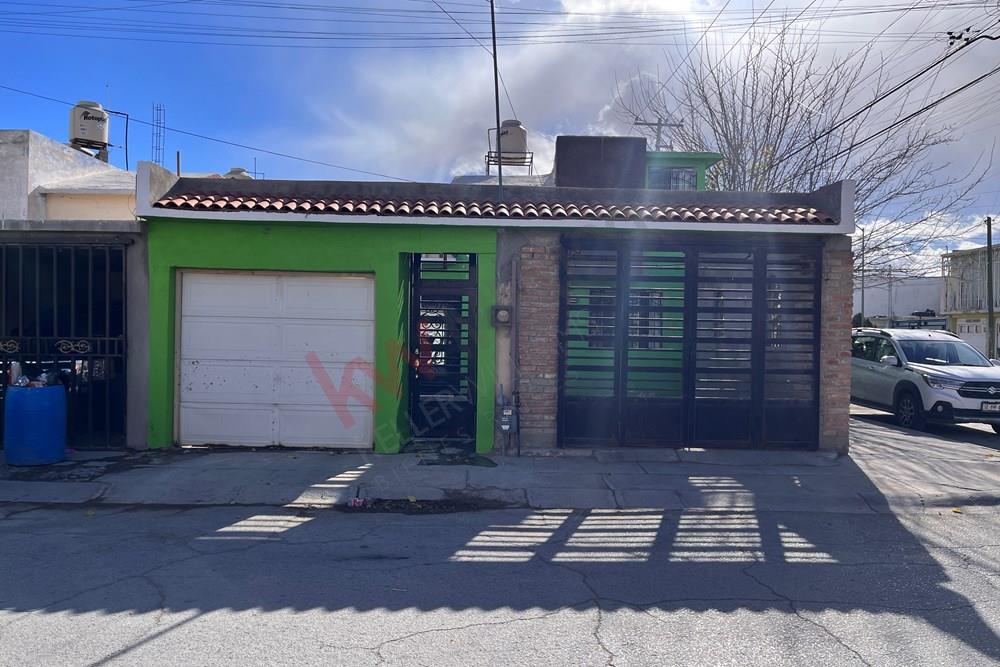 Casa en Sector Torres en Renta!