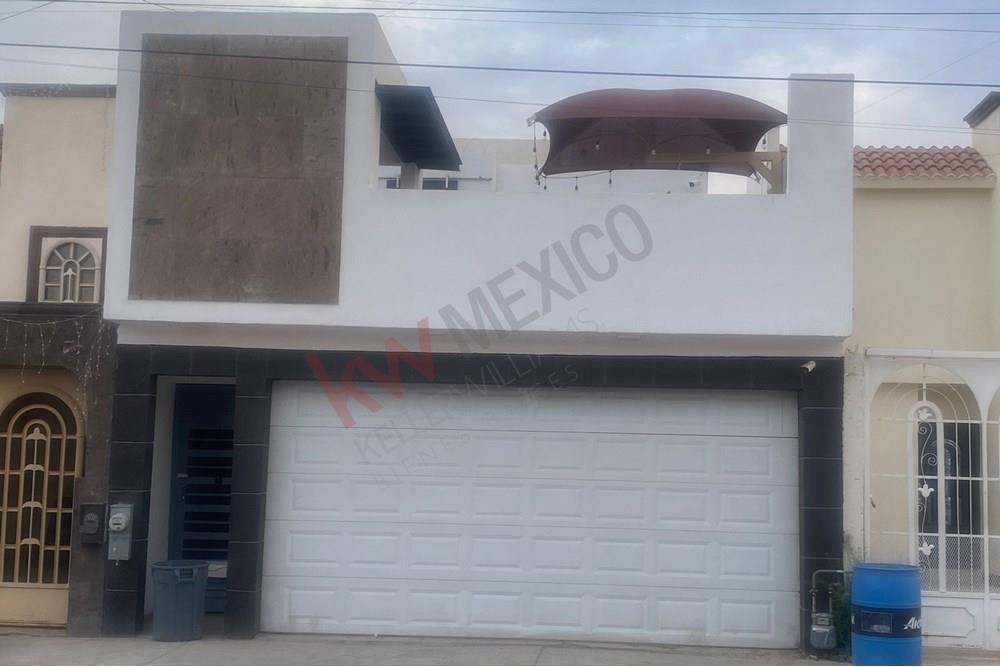 RENTA BONITA CASA EN CALLE QUINTA SAN ANTONIO, FRACC. QUINTAS DEL VALLE EN CD. JUAREZ CHIHUAHUA.