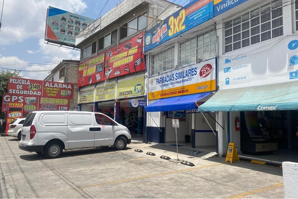 Local en Renta Sobre Av. Tecnológico, en Primer piso,  Para Negocio u Oficina, Zona Comercial de Alto Trafico!