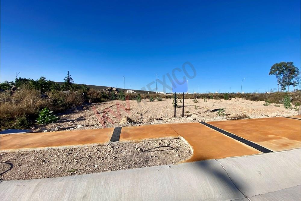 TERRENO EN ESQUINA DE 334M2 EN CONDOMINIO CON AMENIDADES, MALLORCA RESIDENCE‼️