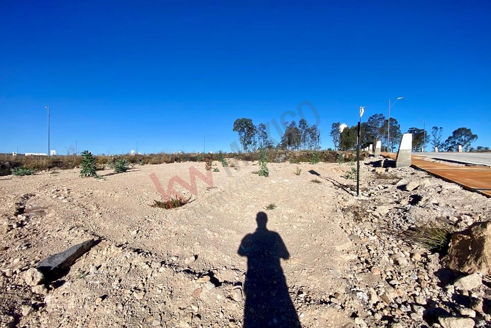 TERRENO EN ESQUINA DE 334M2 EN CONDOMINIO CON AMENIDADES, MALLORCA RESIDENCE‼️