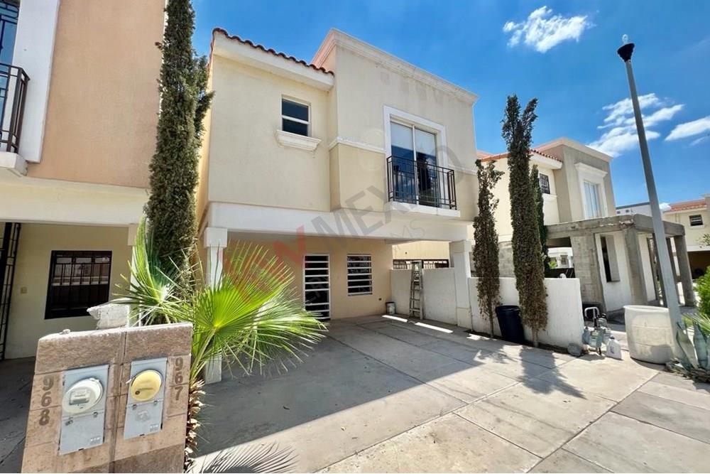 Casa en Renta  amueblada  Cerrada  Basalto