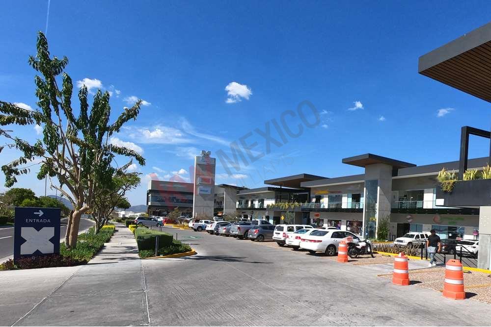 VENTA DE CASAS EN ZIBATA CON 3 HABITACIONES CASA CLUB CON ALBERCA, SEGURIDAD DOBLE Y MAS AMENIDADES EXCLUSIVAS PARA TI