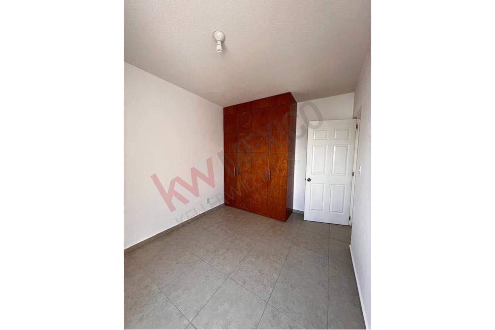VENDO CASA EN ZIBATA CON RECAMARA EN PLANTA BAJA