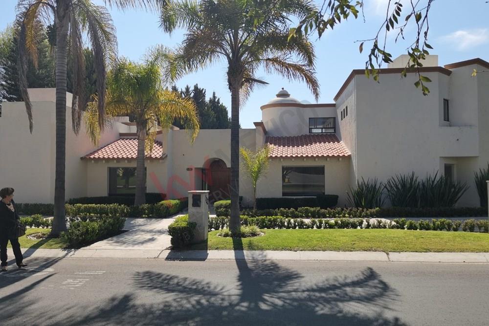 Casa en Renta en Campanario Inmobiliaria MAVA, al sur de la ciudad de Querétaro