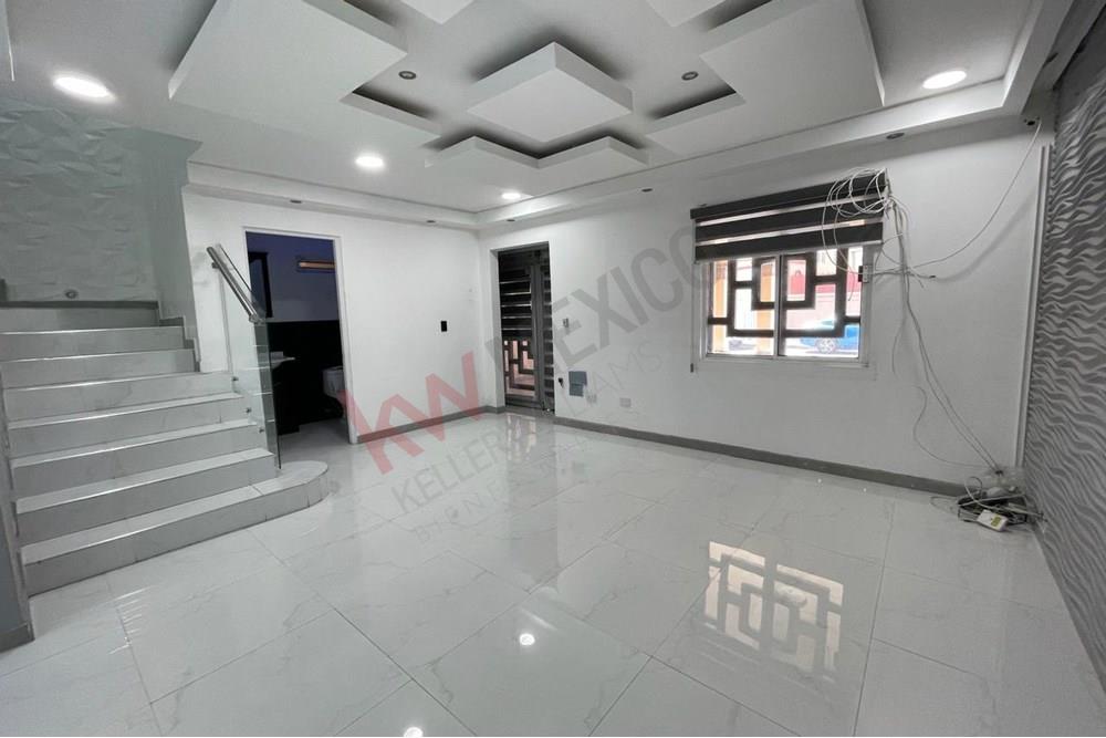 Casa en RENTA en Urbiquinta Montecarlo, fraccionamiento con doble acceso, 4 parques y en excelente zona