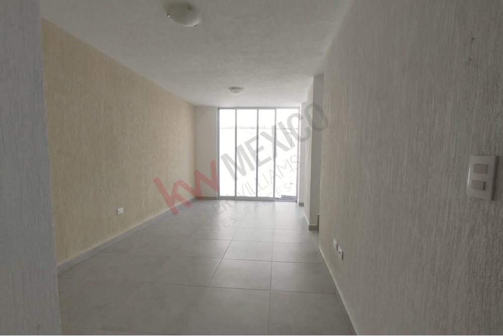 CASA EN RENTA EN LA VIDA, EN PRIVADA CON AMENIDADES, INCLUYE MANTENIMIENTO