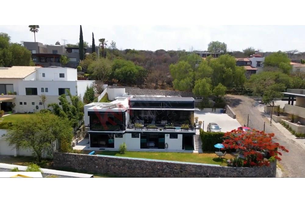 ¡Exclusividad y lujo en el corazón de Querétaro!  - Residencia en Renta en Balvanera Golf &amp; Polo Country Club