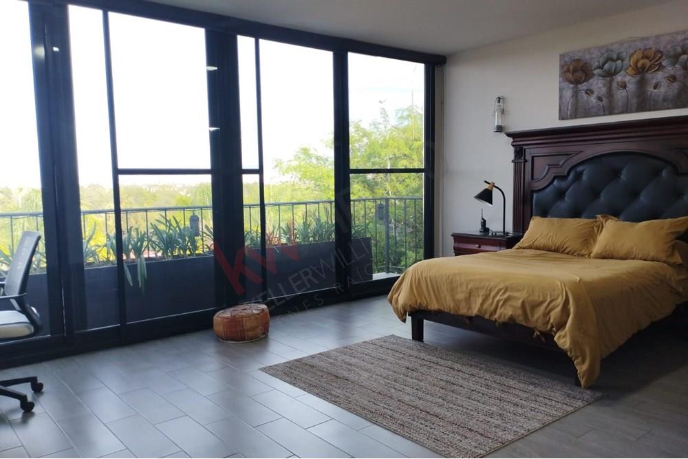 ¡Exclusividad y lujo en el corazón de Querétaro!  - Residencia en Renta en Balvanera Golf &amp; Polo Country Club