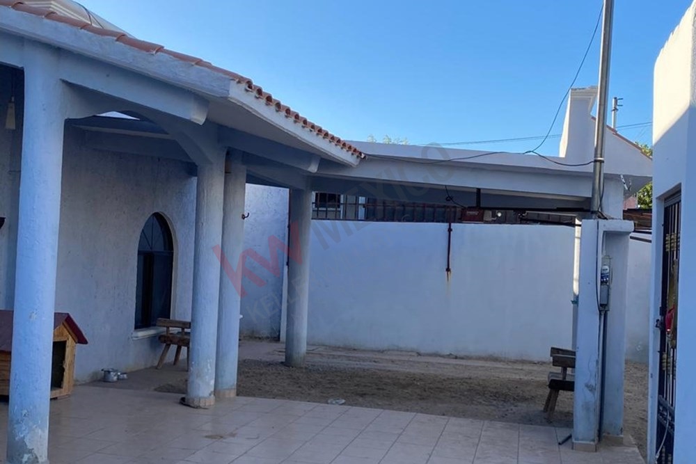 SE VENDE CASA AMPLIA EN COLONIA PUEBLO NUEVO, LA PAZ, B.C.S.