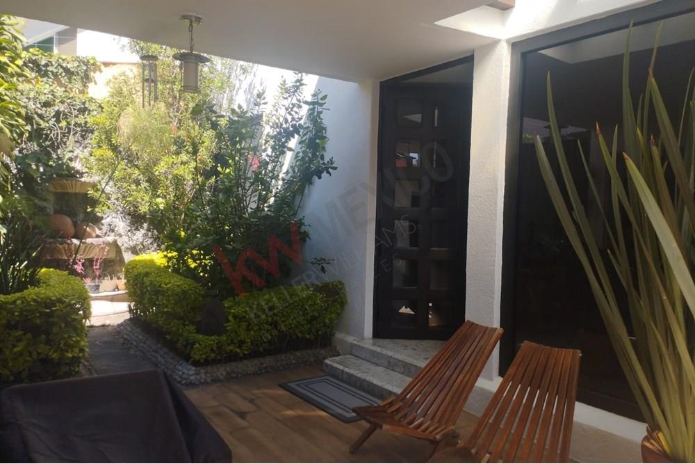 Crea memorias inolvidables en esta residencia - Casa en venta en Satélite, Estado de México