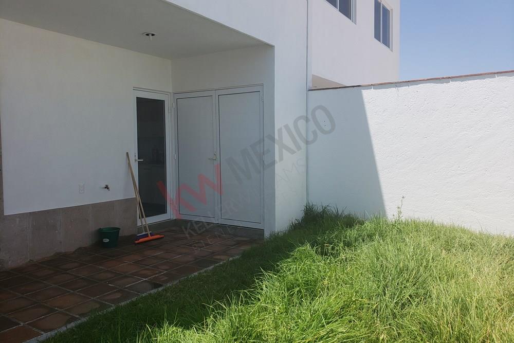 Disfruta del estilo de vida de Ciudad Maderas: Renta una casa de ensueño en Querétaro