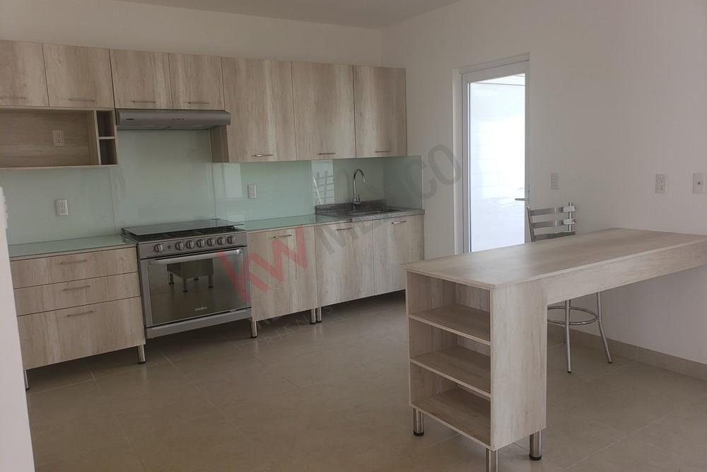 Disfruta del estilo de vida de Ciudad Maderas: Renta una casa de ensueño en Querétaro