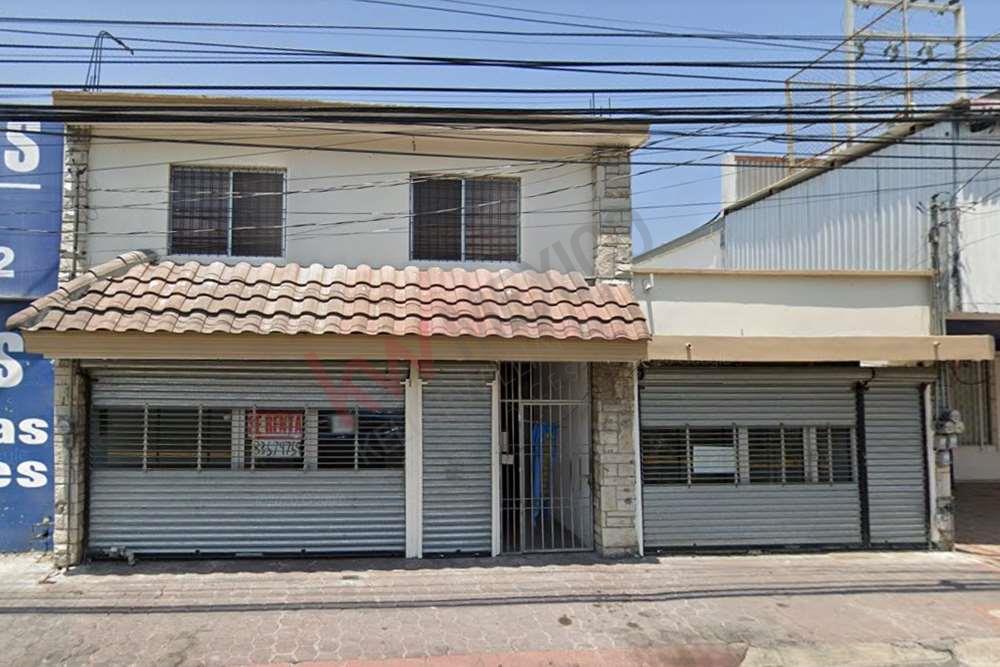 Casa en Venta con uso de suelo comercial Av. Lázaro Cárdenas